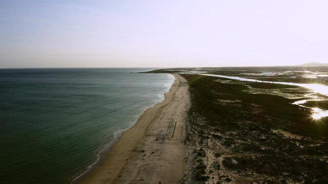 Vista a&eacute;rea da praia e ria formosa, algarve