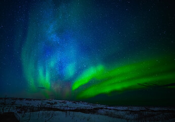 aurora borealis in the mountains