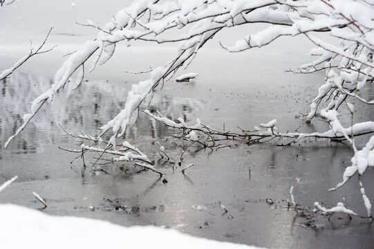 Lac gel&eacute; en hiver