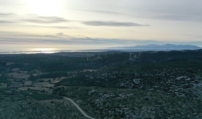vue aérienne des Corbières et des Pyrénées avec le Canigou