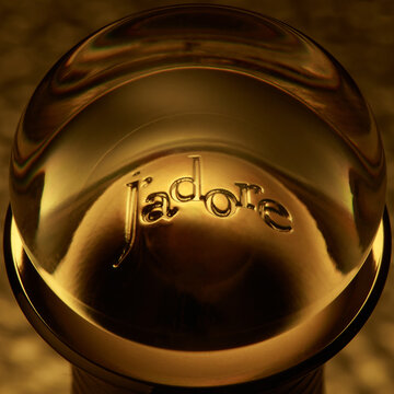 J'adore label on the top of the perfume lid J'adore L'Or. Christian Dior