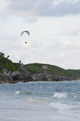 parapente en la playa