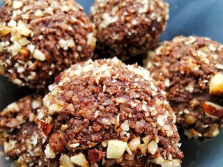 chocolate and nuts baals