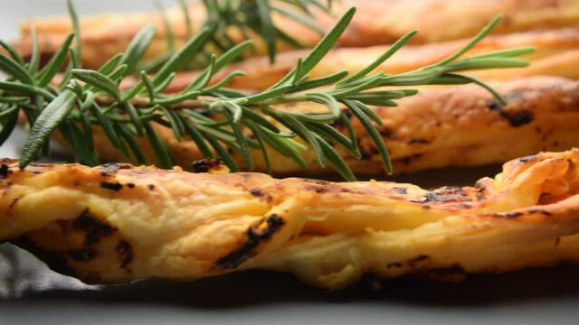 Grissini di pasta sfoglia ft0210_0766 Baked puff pastry breadsticks. Cucina italiana