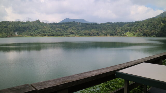 Lake Linow, Color-Changing Volcanic Lake