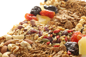 色々なシリアルやグラノーラやミューズリーの集合写真