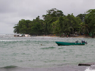 Obraz premium boat on the beach