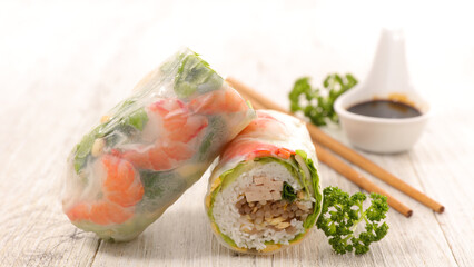 fresh spring roll with shrimp and soy sauce