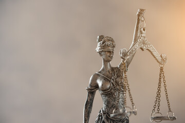 Femina, justice and judgment. With space for inscription