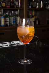 Aperol spritz en bar