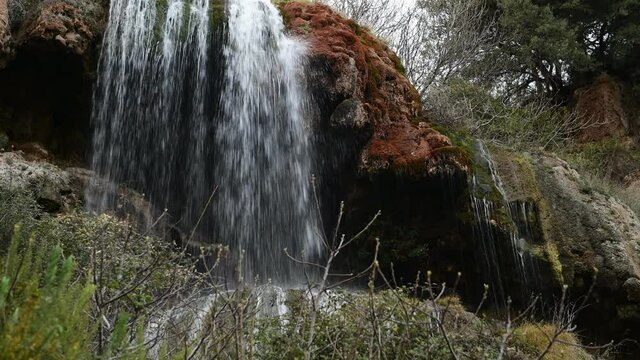 Detalle de la bella cascada denominada El Chorrero, cerca de la poblaci&oacute;n de Chera, en la provincia de Valencia. Comunidad Valenciana. Espa&ntilde;a. Europa