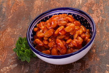 Baked kidney with tomato sauce