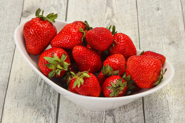 Sweet strawberry in the bowl