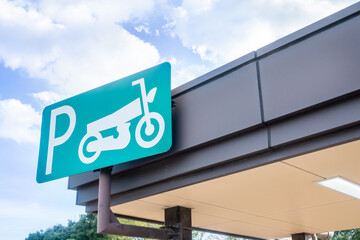 Obraz premium オートバイ・二輪車・原付専用の駐輪場のイメージ