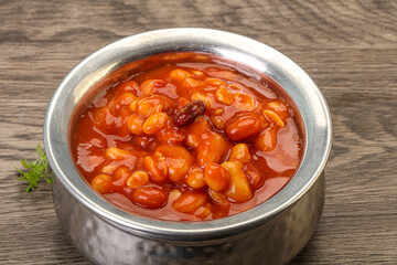 Baked kidney in tomato sauce