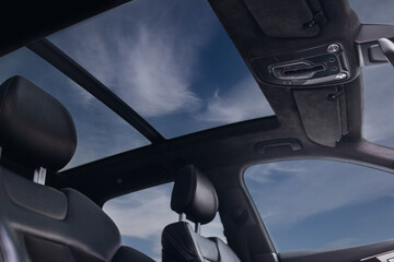 Panoramic glass sun roof in the car
