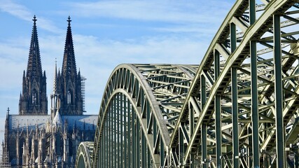 Köln mit Kölner Dom und Hohenzollernbrücke, Stadtpanorama