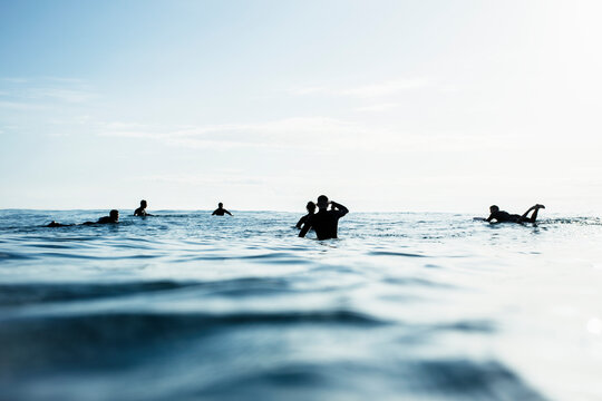 Observando la pr&oacute;xima serie buena en compa&ntilde;&iacute;a