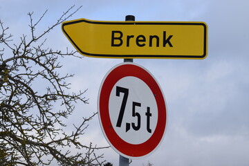 Schild Richtung Brenk
