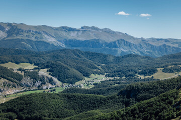 Naklejka premium landscape with mountains