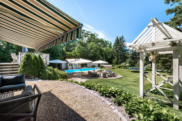 Beautiful Canadian House with backyard and swimming pool in Montreal's Suburb