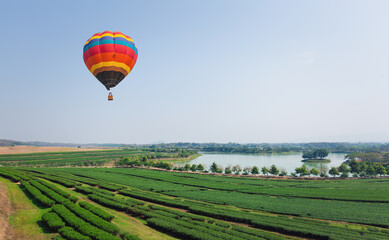 Naklejka premium hot air balloon in flight