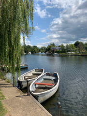 Obraz premium Two boats in Thames River