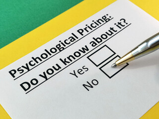 Obraz premium Questionnaire about marketing.