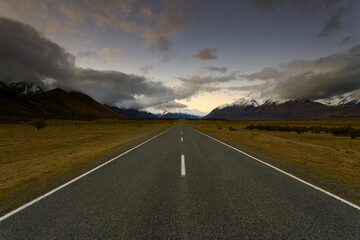 Naklejka premium Road to Aoraki / Mount Cook, Mountain in New Zealand