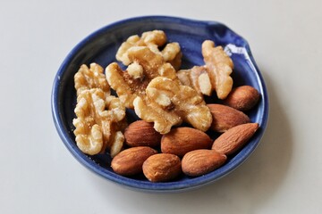 胡桃とアーモンド