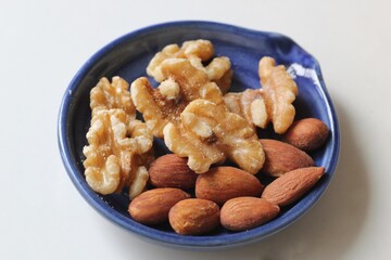 胡桃とアーモンド