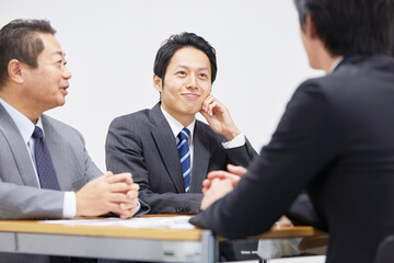 ビジネス　ミーティング