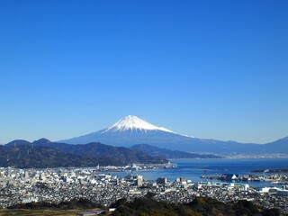 ＜静岡＞日本平からのきれいな富士山と清水港