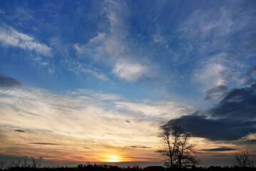 Obraz premium high resolution replacement sky - golden hour sunset sky