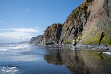 Fototapeta na wymiar cliffs at the beach
