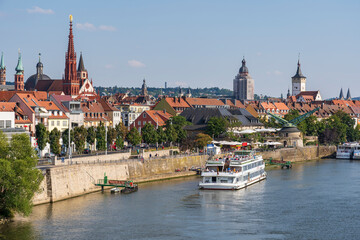 Blick vom Main auf die Altstadt von Würzburg, Unterfranken, Franken, Bayern, Deutschland