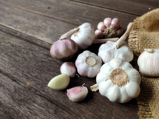 garlic on table