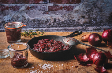 Caramelised onion chutney