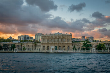 Obraz premium The Dolmabahce Palace on the banks of the Bosphorus, Istanbul, Turkey