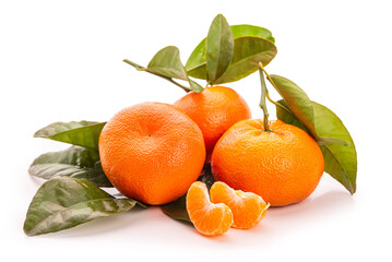 Tangerines with leaves. Tangerine slices. Isolate on white background 