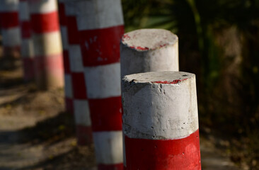 red and white concrete pillars 