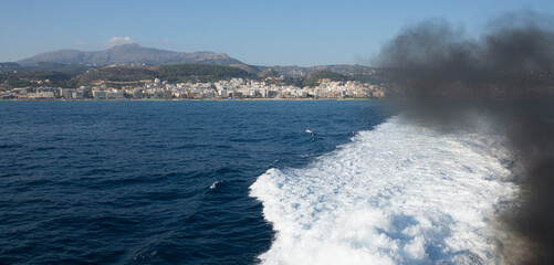 Trace from a catamaran