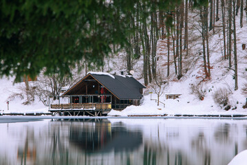 Obraz premium capanno sul lago