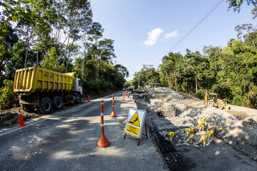 Carreteras, Puentes y construcción en la selva peruana