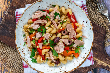 Warm pasta salad with tuna