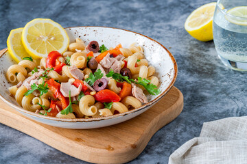  Warm pasta salad with tuna
