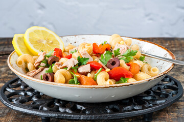Warm pasta salad with tuna