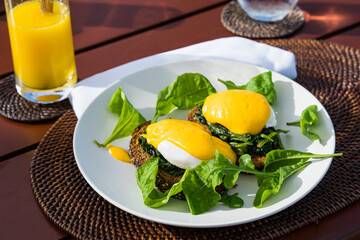 spinach eggs benedict for breakfast