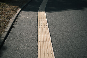 障害者に優しい吉野公園の点字ブロック