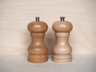 Salt and pepper grinders